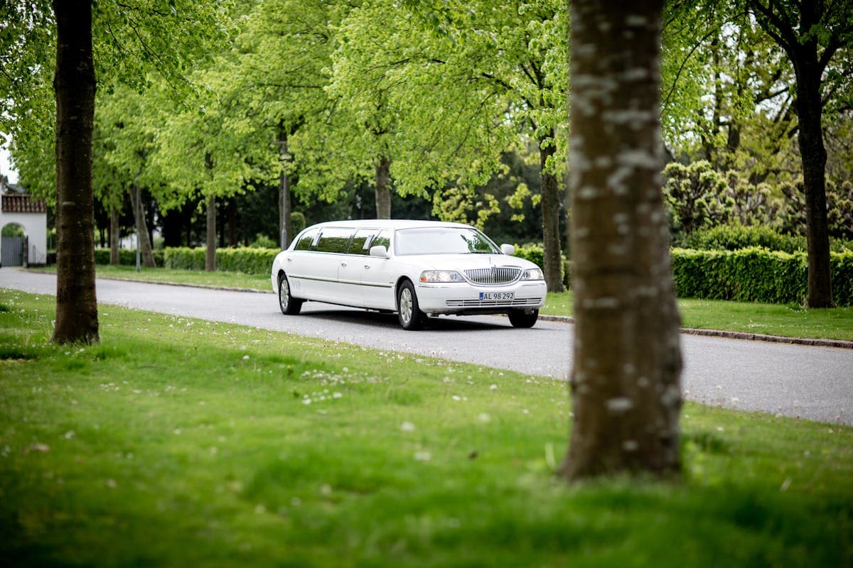 Lincoln Town Car Stretch Limousine - Limo Hire Perth